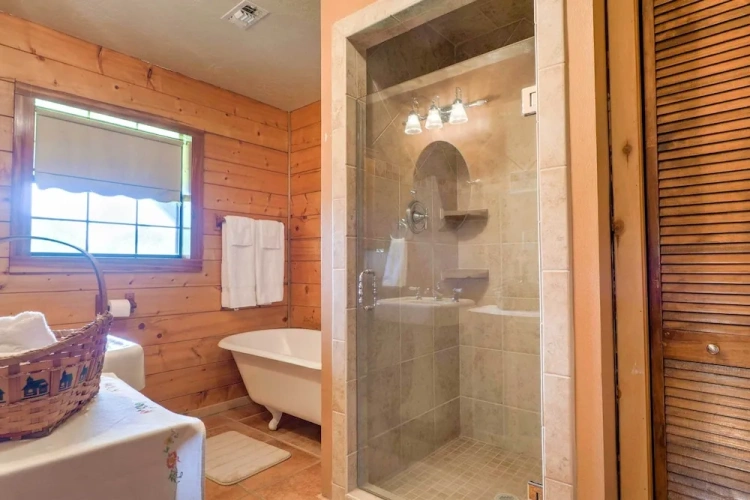 2 Bedrooms Cottage