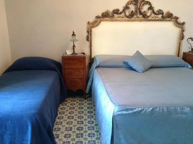 Triple room