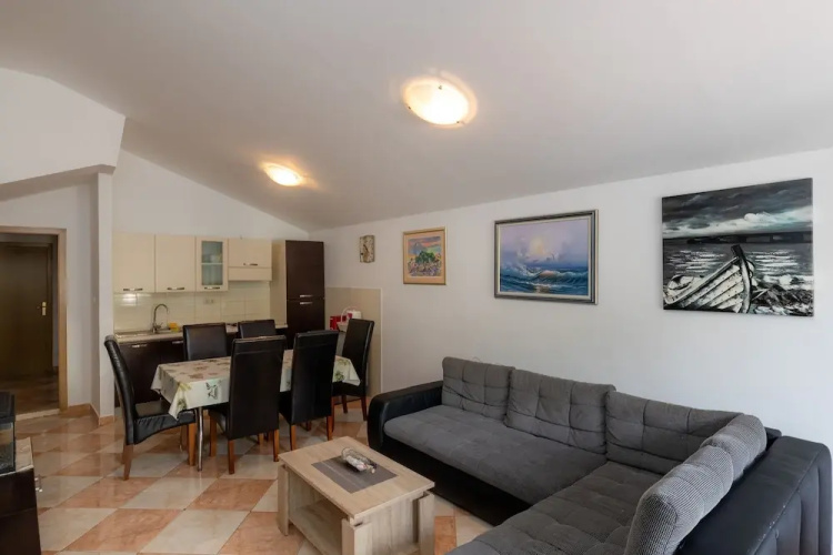 Apartment L&L
