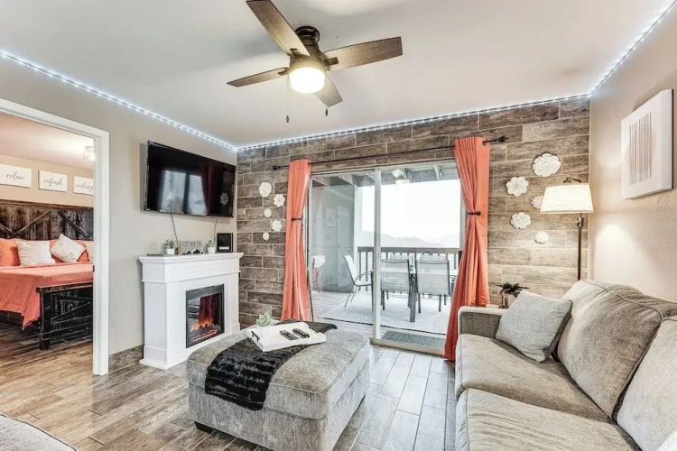 2 Bedrooms Apartment