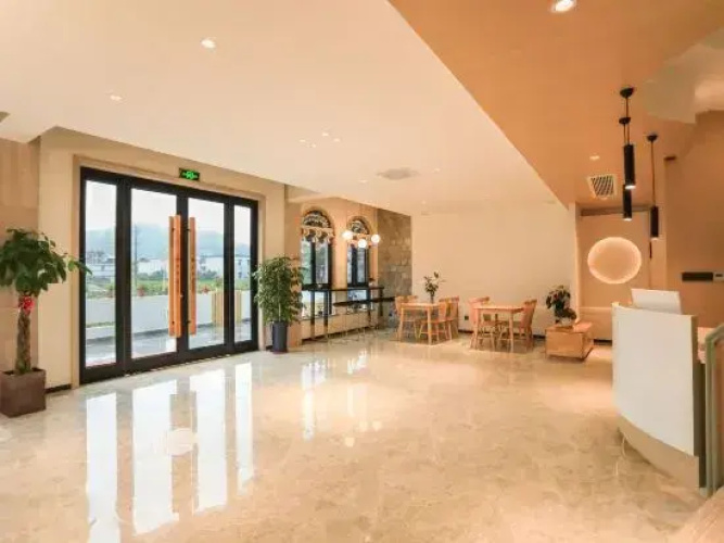 Qinshu Hostel