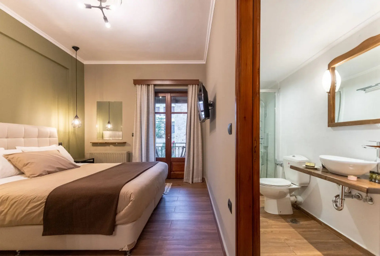 Ef Zin Studios & Suites