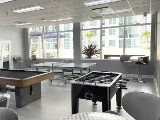 Suites R Us Brickell Bay Dr