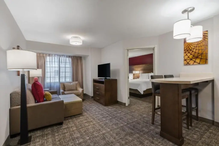 2 Bedrooms Sextuple Suite