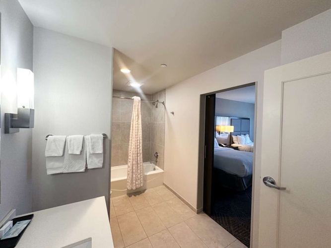 Embassy Suites by Hilton Kansas City Olathe photo 12