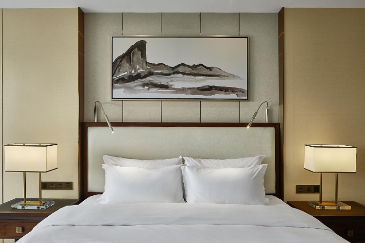 Executive room with city view