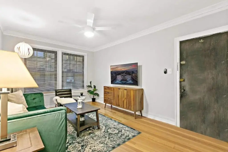 1-Bedroom Apt 3-min to train to Chicago Downtown