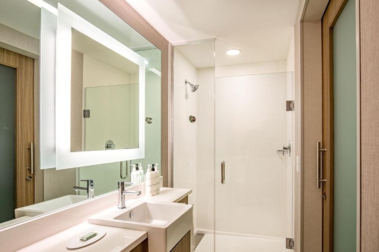 Suite with ocean view