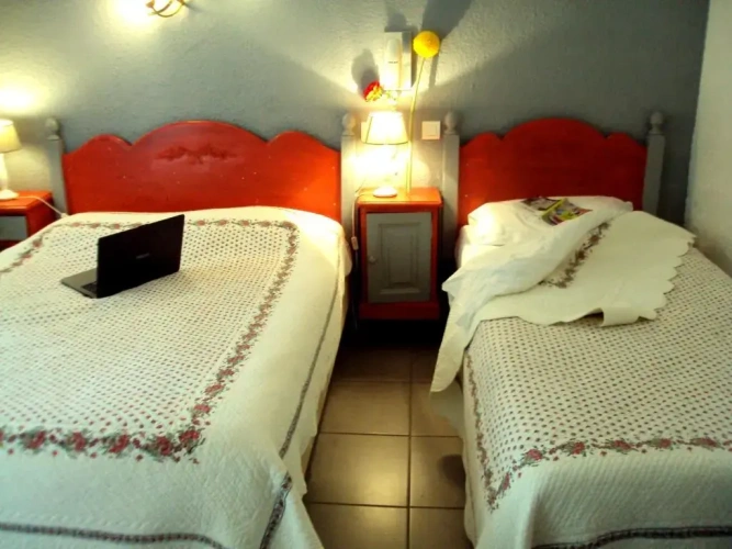 Standard Triple room