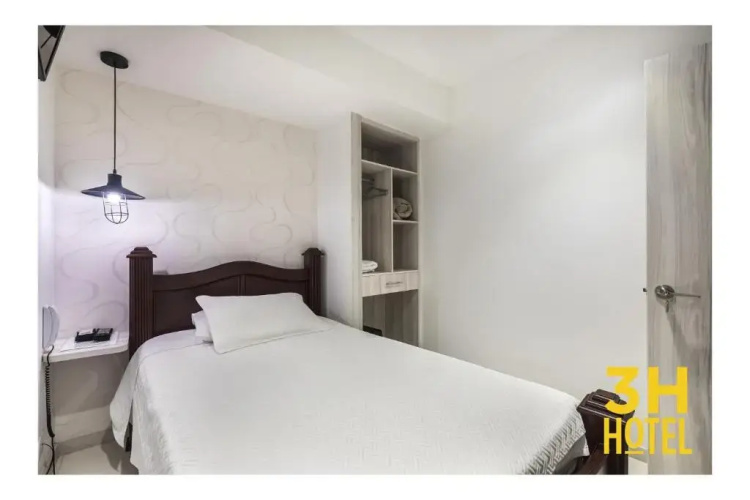 3H HOTEL Av 70
