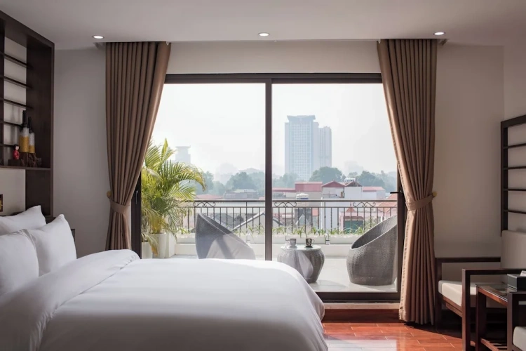 Suite with balcony