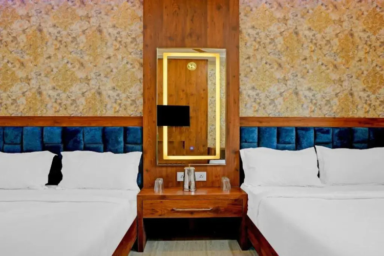 Capital O 87647 Hotel Shaurya