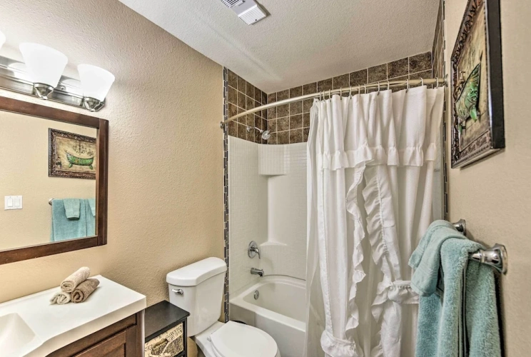 2 Bedrooms Apartment