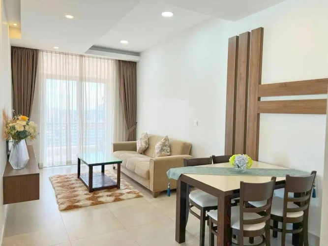 2 Bedrooms Apartment