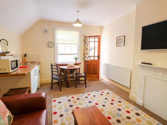 Mews Apartment