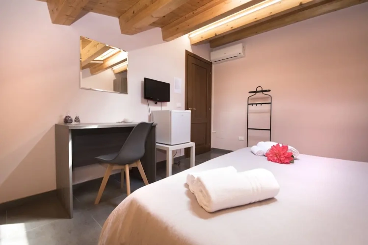 1 Bedroom Economy Double room