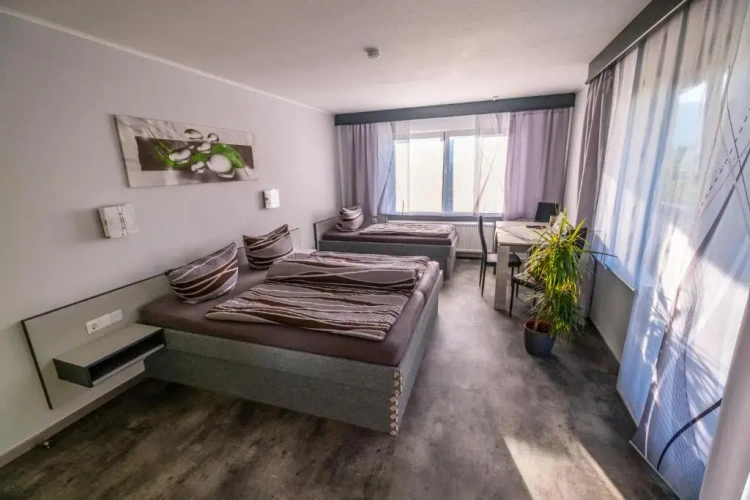 Standard Triple room