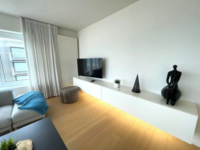 Apartment by Epernay Square With Sea View