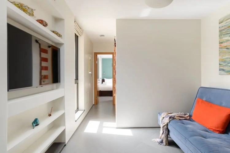 3 Bedrooms Apartment