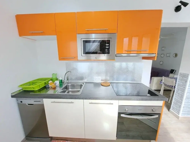 2 Bedrooms Apartment with garden view
