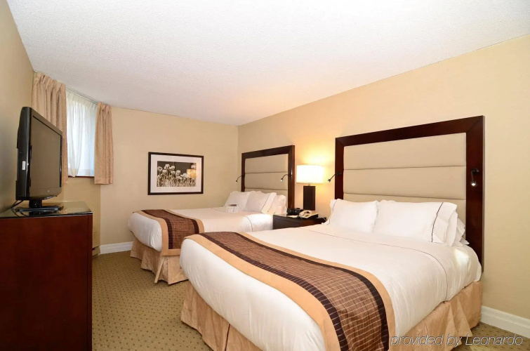 Albert At Bay Suite Hotel
