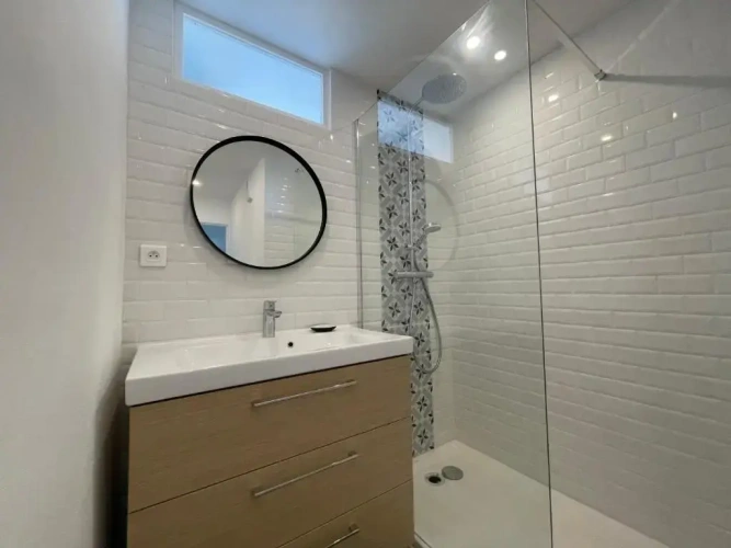 3 Bedrooms Apartment