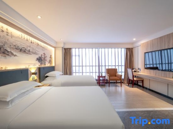Standard Twin room with view