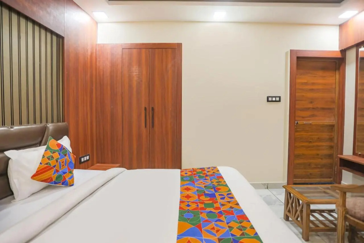 Fabhotel The Treenity House