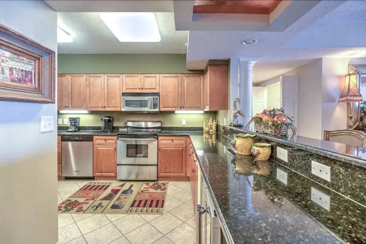 South Wind Penthouse 3 - 4 Br Condo