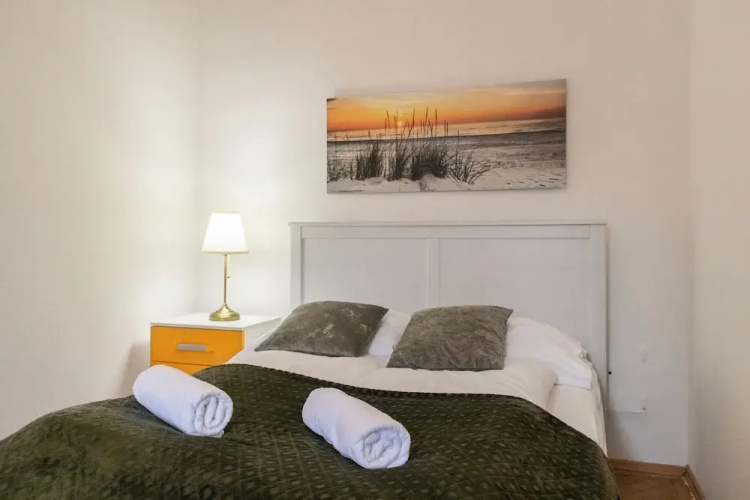 Bright 2BR Apt Perfect Long Stay