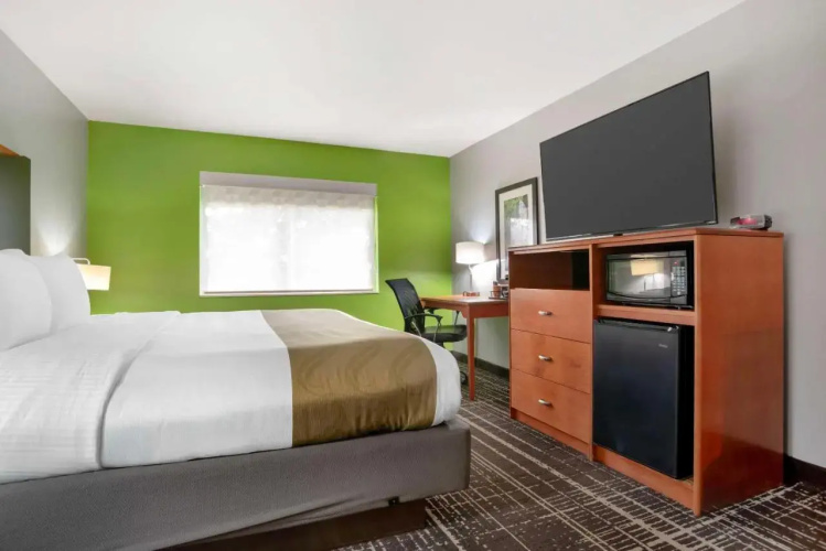 Quality Inn & Suites Birmingham