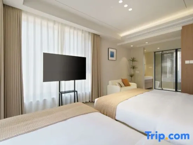 Standard Triple Family room