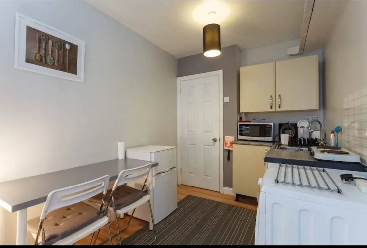 Cozy Private Studio At Redbridge