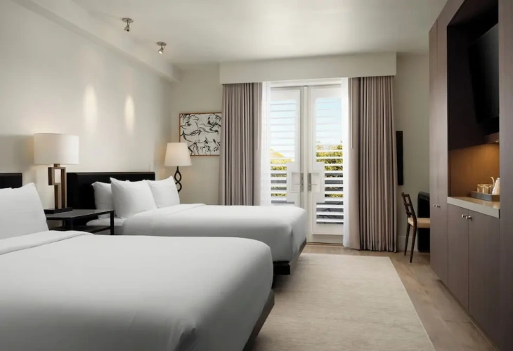 Standard Quadruple room with balcony and with city view