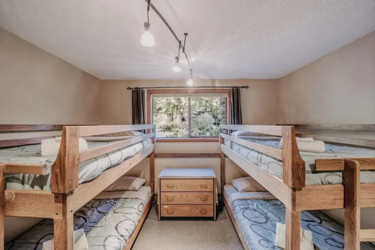 Snowater Condo 41 - A Spacious Condo With Private Sauna Wifi and a Soaker tub