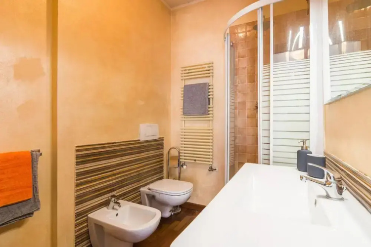 4 Bedroom Villa near Metro