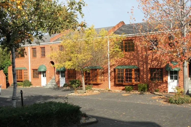 Standard Twin Studio