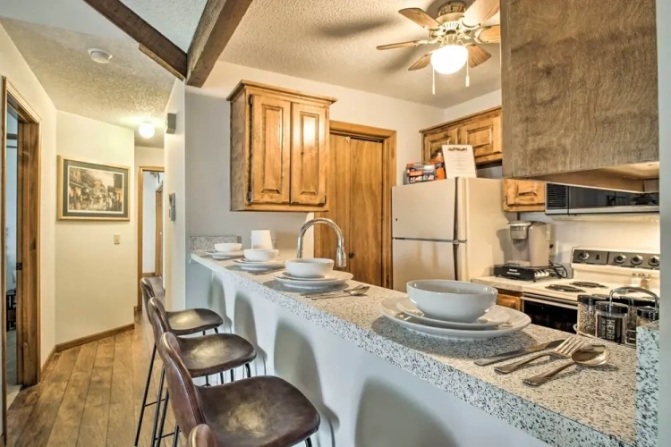 2 Bedrooms Apartment