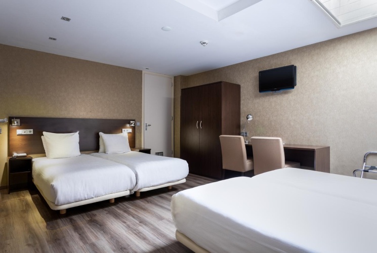 Quadruple room