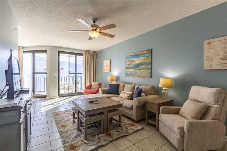Phoenix X 1202 - 1 Br condo by RedAwning