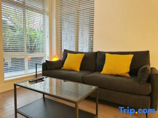 Spacious Modern 3BR Condo at UBC Quiet & Convenient
