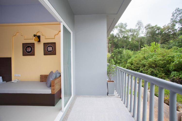 Superior Double room with balcony and with garden view