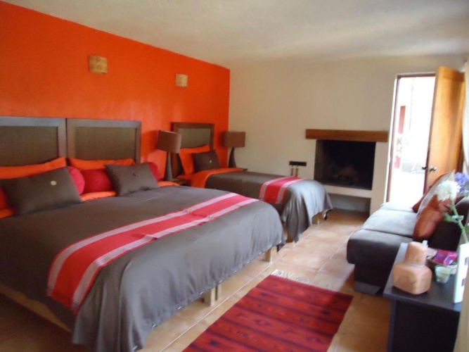 Standard Triple room