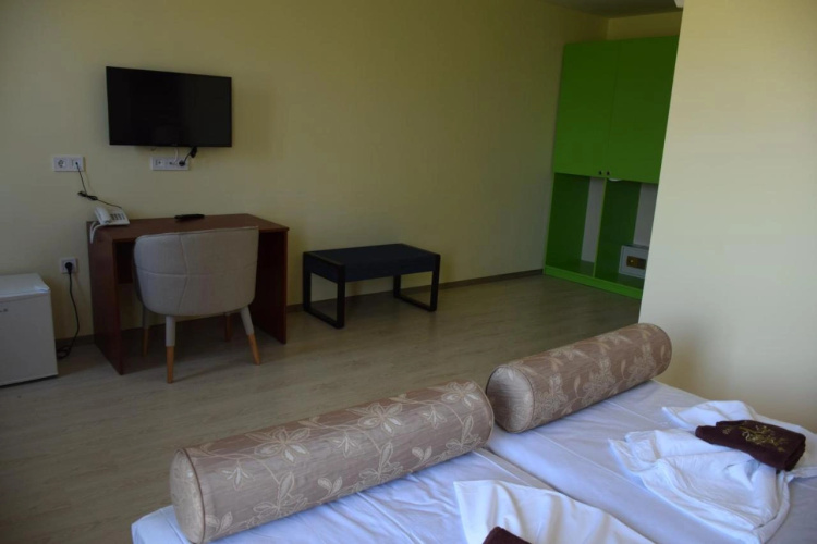 Therma Camp And Pool
