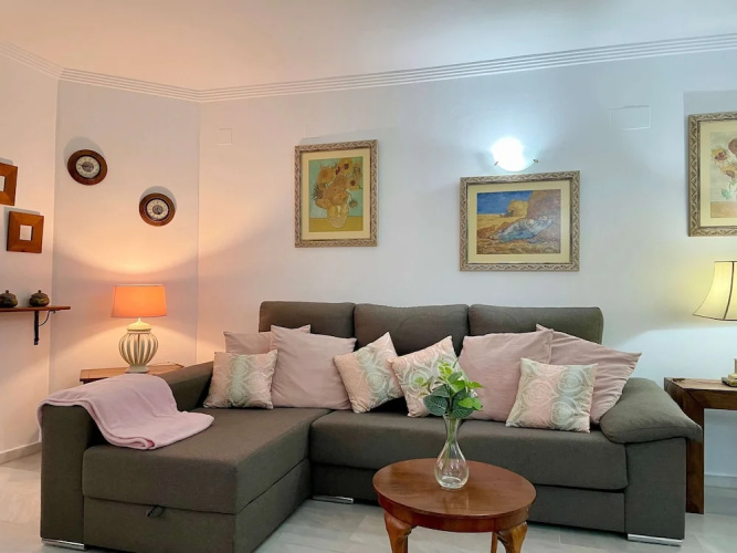 Easy Parking Poolside 2 Bedroom F-5