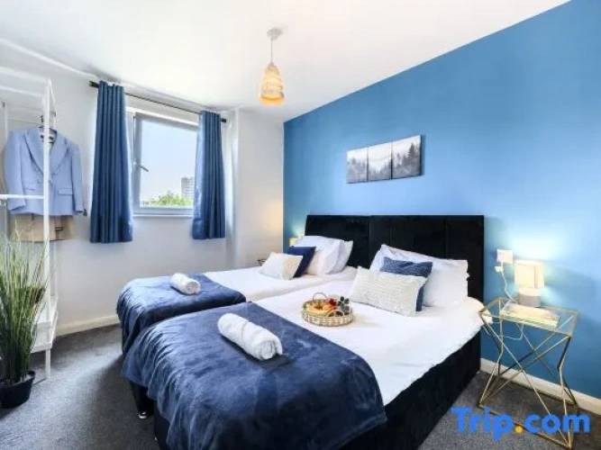 2 Bedrooms Apartment