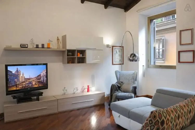 Large and Elegant 3 bed Flat in Central Location!
