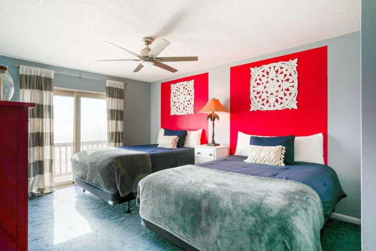 Beachfront Getaway With Ocean Views, Washer/dryer & Ac - Snowbirds Welcome - Vilano Beach, FL