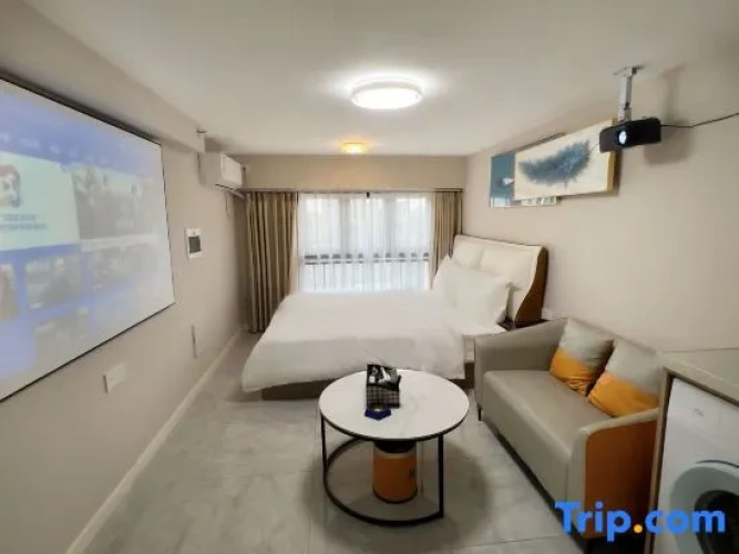 Standard Double room with city view