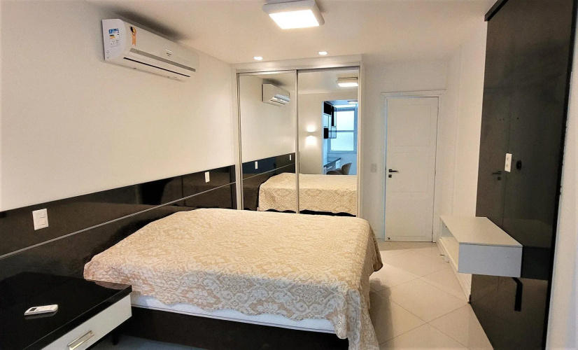 Amplo apartamento Avenida Atlantica